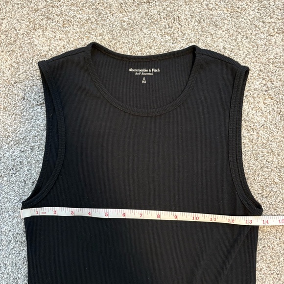 Abercrombie Featherweight Rib Skimming Crew Tank - Size Small - Picture 8 of 8